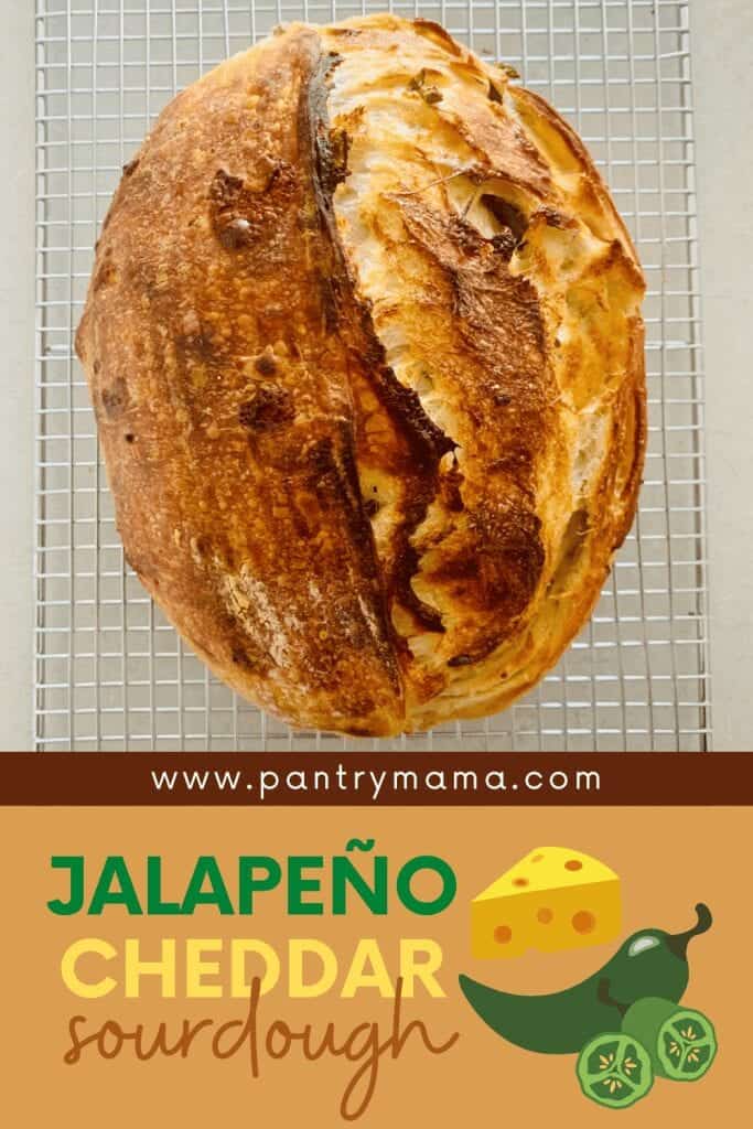 Receta de pan de masa fermentada con queso cheddar y jalapeño