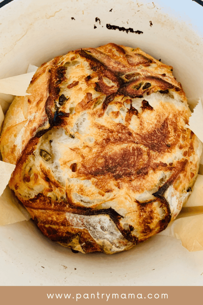 Receta de pan de masa madre con queso jalapeño