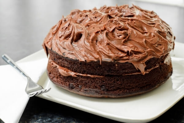 ¿Cuánto dura el pastel de chocolate (con preguntas frecuentes respondidas)