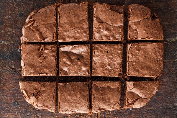 Corta los brownies de la manera correcta (4 pasos simples)