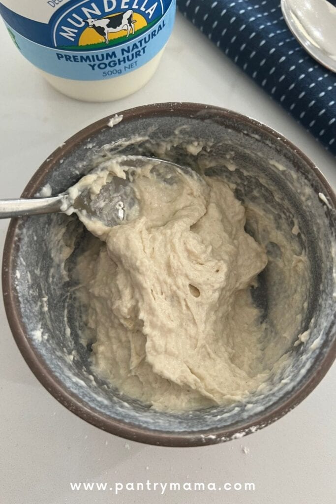 ¿Puedes usar yogur para hacer un iniciador de masa fermentada?