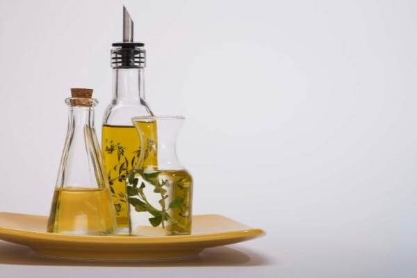 ¿Cuál es el mejor aceite para hornear pasteles y por qué?