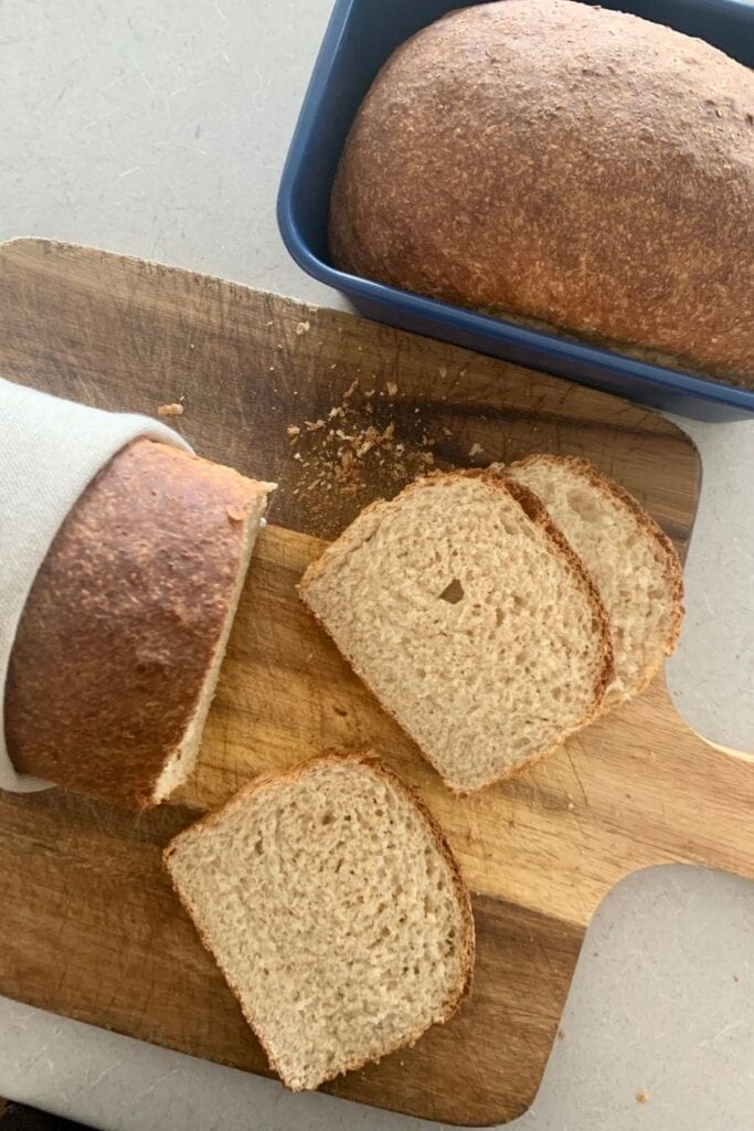 Agregar aceite de oliva al pan de masa fermentada