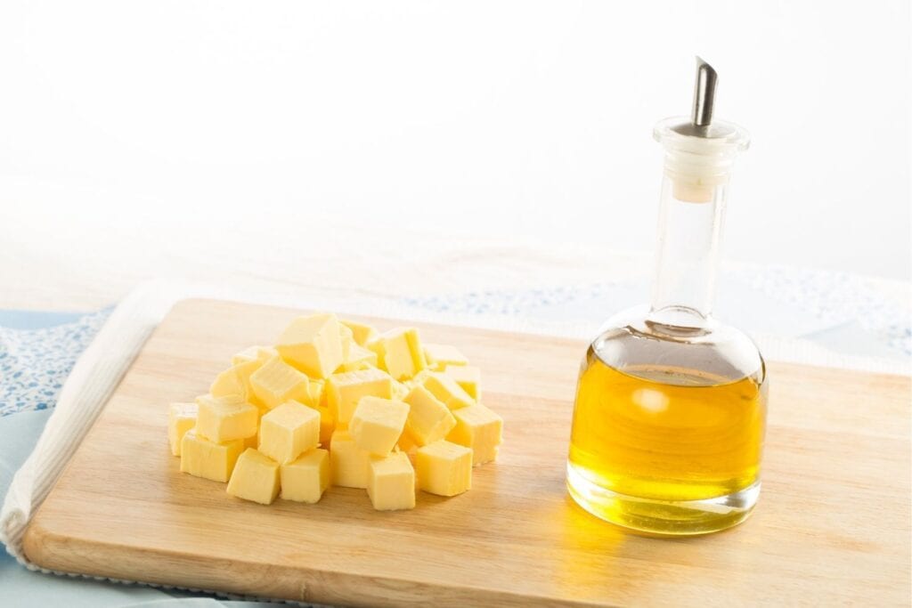 Agregar aceite de oliva al pan de masa fermentada