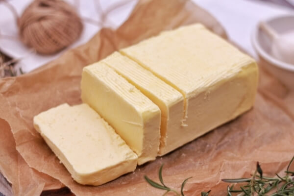 Cómo convertir la mezcla de brownie en un pastel (con solo 3 ingredientes)