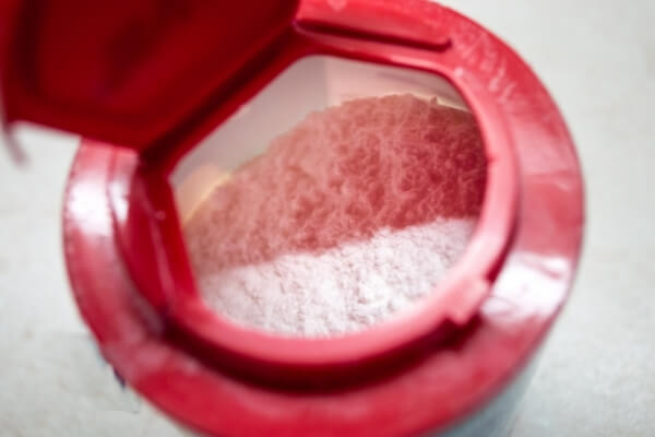 Cómo convertir la mezcla de brownie en un pastel (con solo 3 ingredientes)