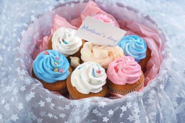 4 Formas Brillantes de Transportar Cupcakes (con Consejos)