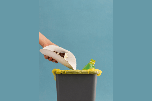 Qué sucede si comes pastel mohoso y qué hacer