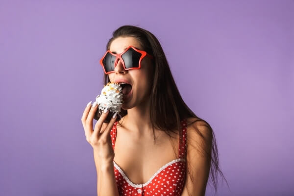 4 formas inteligentes de comer una magdalena correctamente (con consejos)