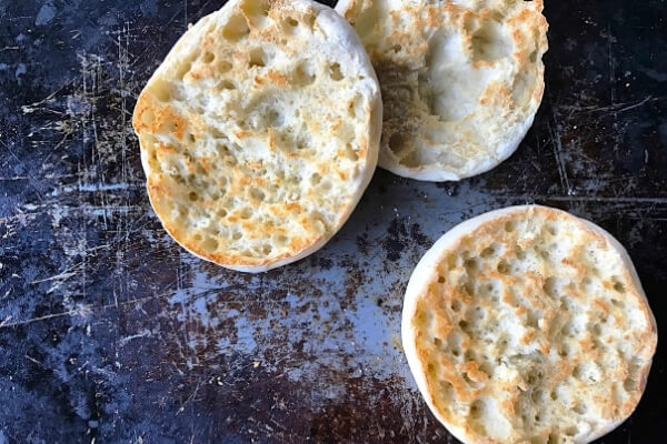 ¿Puedes congelar muffins ingleses? (Y cómo hacerlo bien)