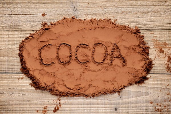 ¿Es lo mismo hornear cacao que cacao en polvo? (Explicado con preguntas frecuentes)