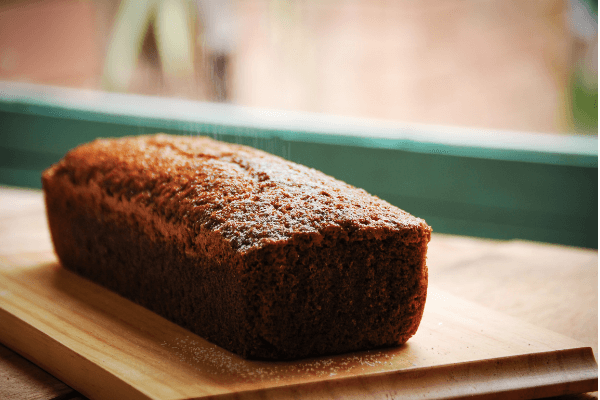 Cómo almacenar pan de plátano y mantenerlo fresco (2 formas)