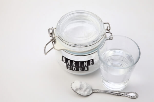 Mezcla de bicarbonato de sodio y agua (explicación del cambio químico)