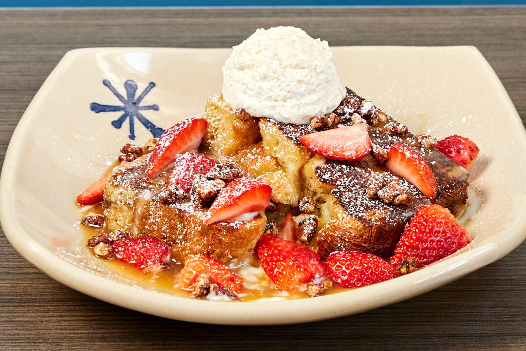 Tostadas francesas con budín de pan - Snooze Eatery