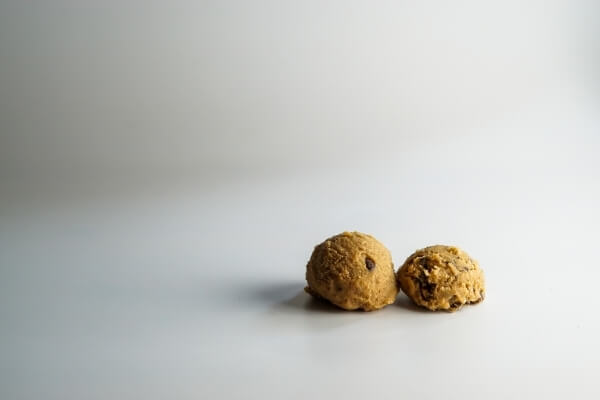 ¿Cuánto tiempo puede durar la masa para galletas en el refrigerador (hecha en casa o comprada en la tienda)?